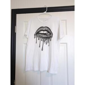 Medium cotton cheetah lips graphic tee